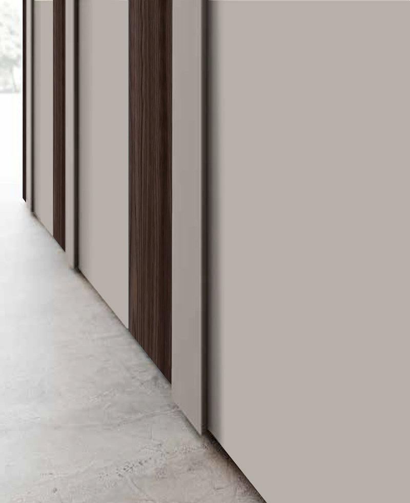 Armadio a 6 ante battenti in finitura Grigio seta e Noce moro