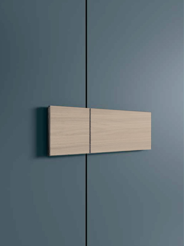 Armadio camera letto con vano tv, Petrolio e Olmo Natura