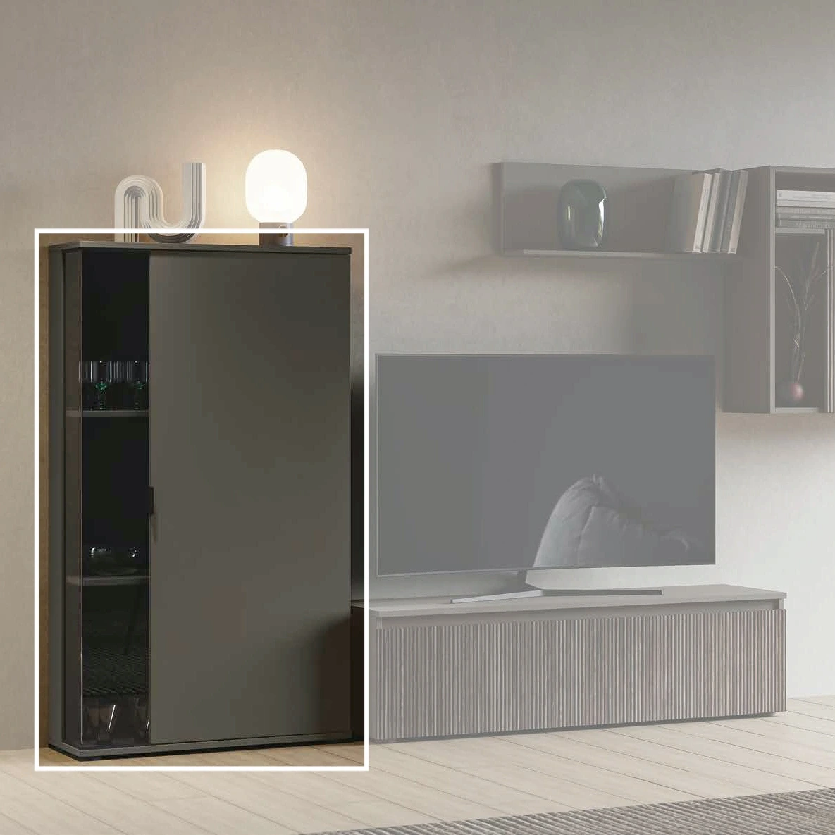 vetrina con vetro fumè