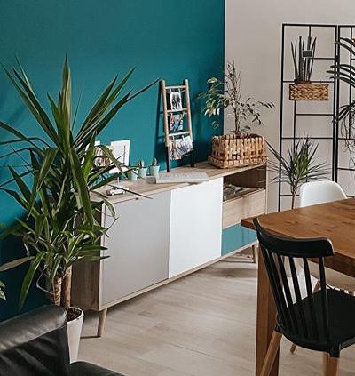 Madia con gambe in legno, 2 ante 2 cassetti, finitura Quercia, Bianca, Petrolio e Grigia