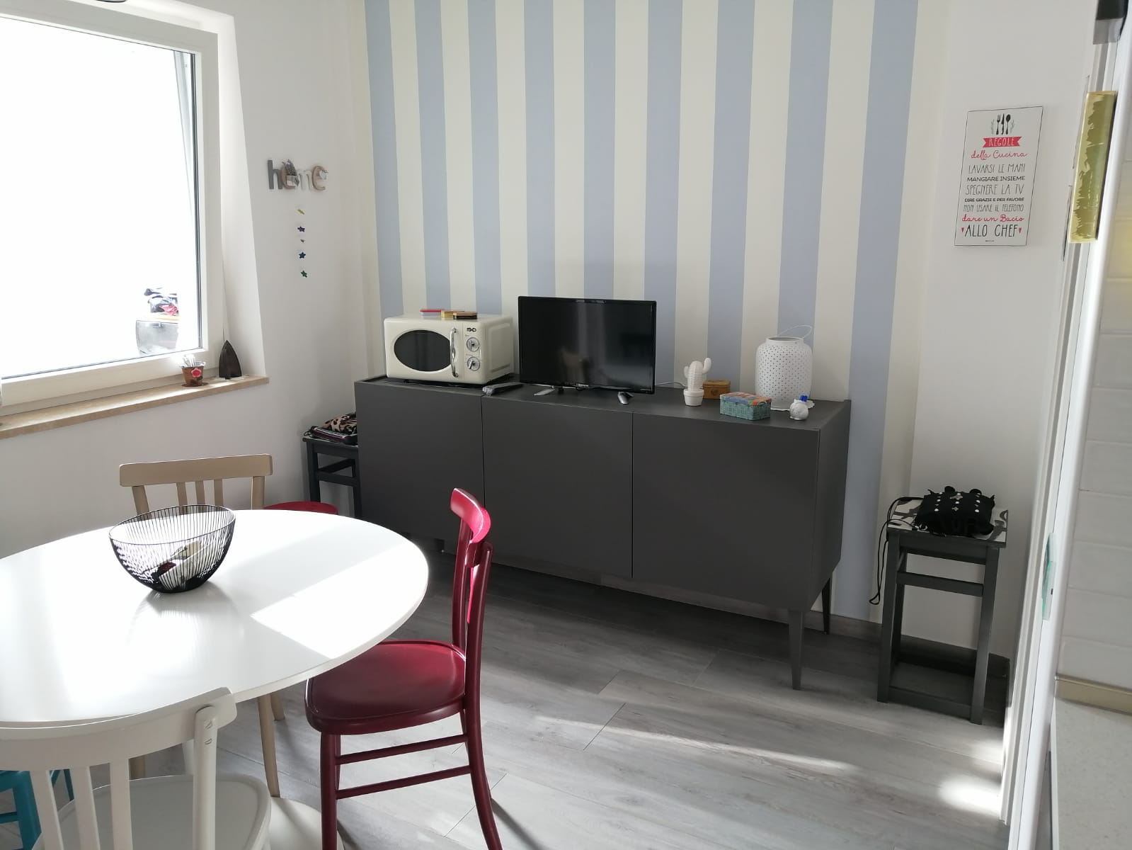 ACQUISTA ANCHE TU Madia moderna 3 ante, Grigio Opaco con piedini