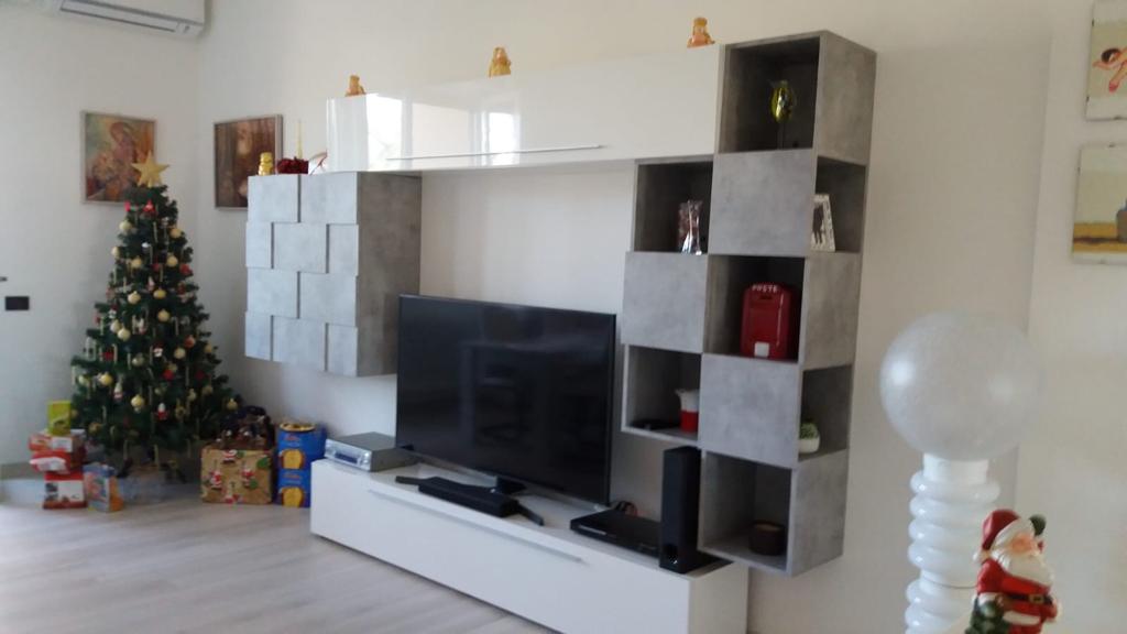 ACQUISTA ANCHE TU Parete attrezzata bianco lucido e Ossido