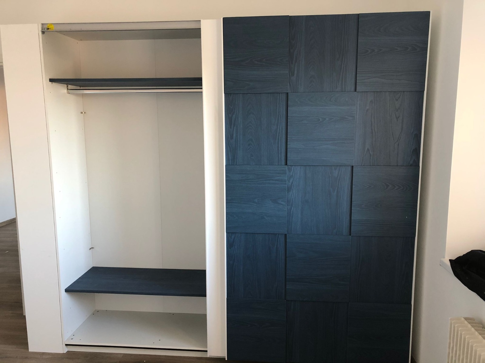 ACQUISTA ANCHE TU Armadio scorrevole bianco opaco e blu moderno a 2 ante battenti