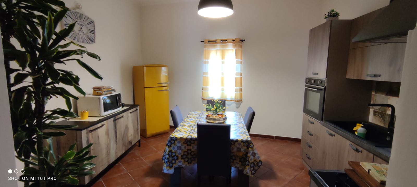 Madia Industry con 3 ante finitura Nero bruciato e Pero