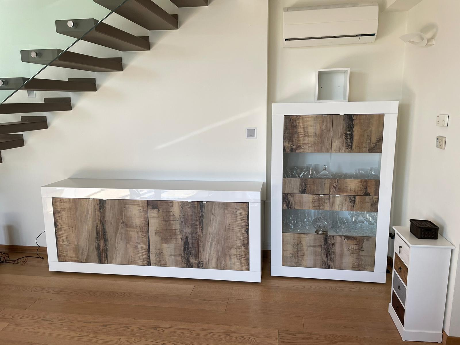 Moderna vetrina doppia colonna "Beta" Bianca Lucida con 4 ante Pero