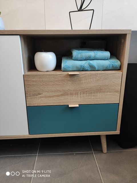 Madia stile nordico Lavik con gambe in legno, 2 ante 2 cassetti