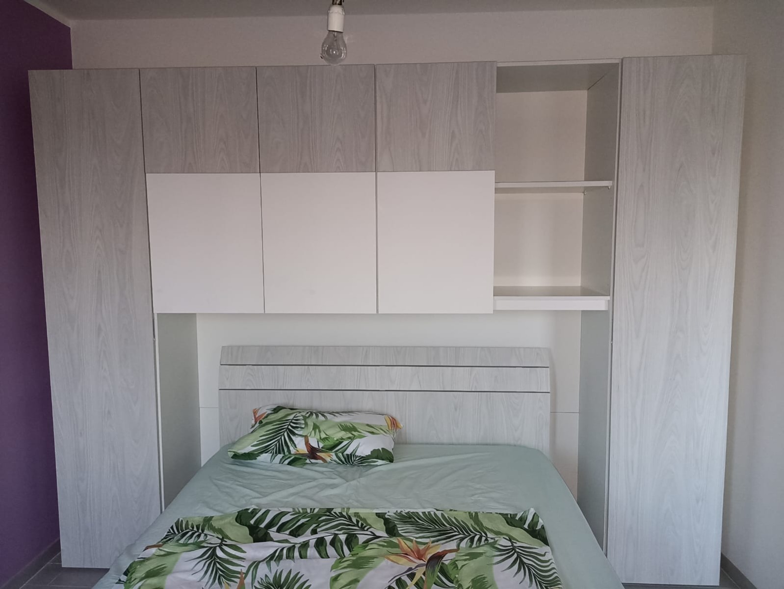 Conveniente Letto matrimoniale in legno grigio della collezione Like 