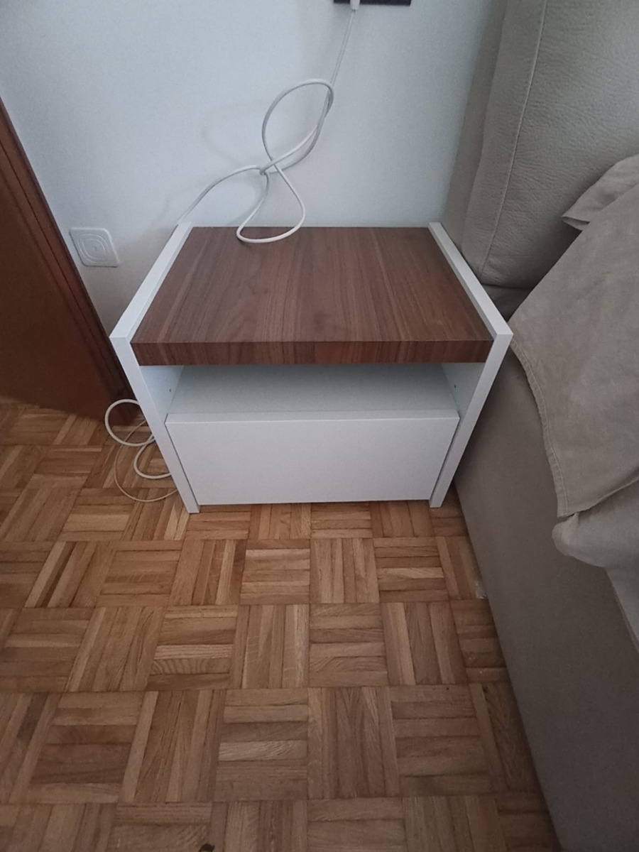 Moderna Coppia di comodini finitura Bianco Opaco e Noce Dark, guide ammortizzate