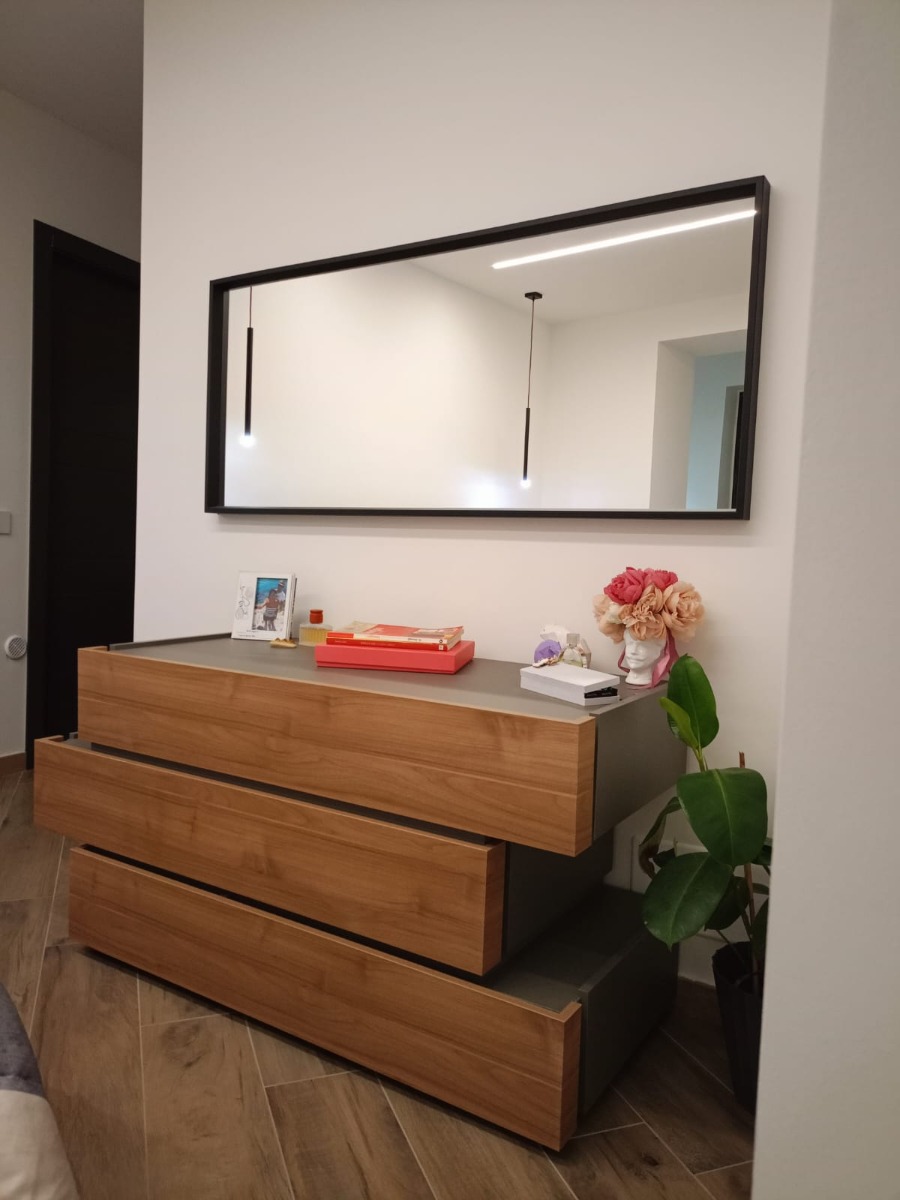 Nuovo Comò sfalsato Palawan in offerta