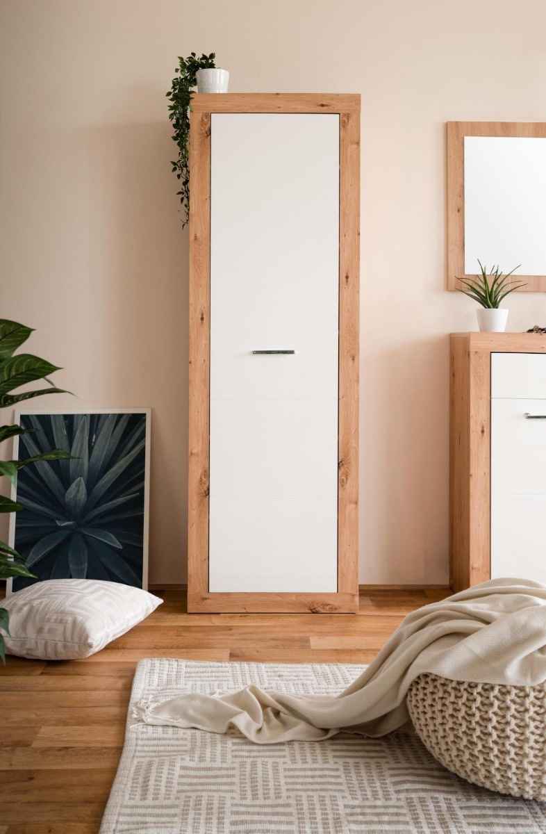 Armadio multiuso 1 anta con 5 ripiani, finitura bianco lucido e quercia